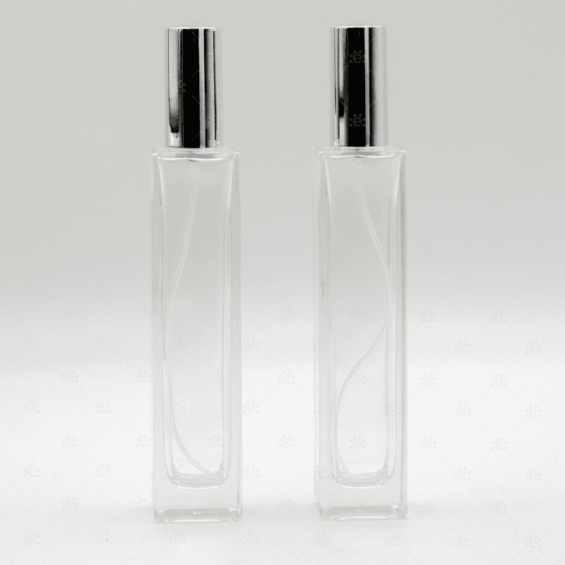 Sticlă spray din sticlă transparentă 100ml cu profil pătrat și pulverizare fină - vedere frontală